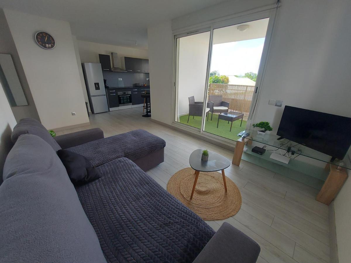 Entierement Equipe, Wifi, A 10 Min De L'Aeroport Apartment แซ็งต์-โกลติลด์ ภายนอก รูปภาพ